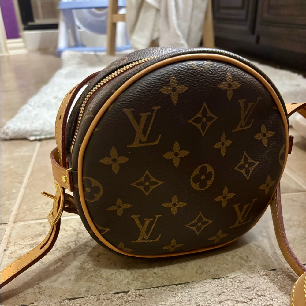 Louis Vuitton Boite Chapeau Souple PM Monogram Crossbody Handbag Bag Purse